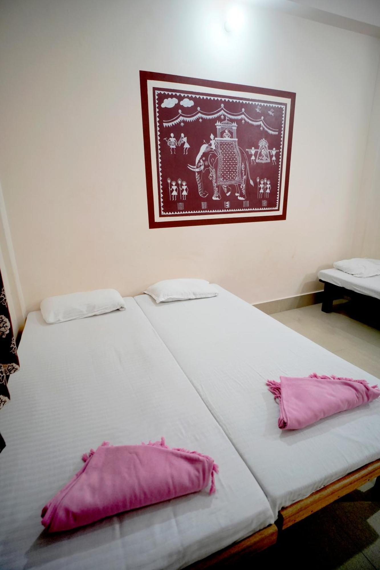 Banaras Gully House 500 Ft From The Ghats Varanasi Ngoại thất bức ảnh
