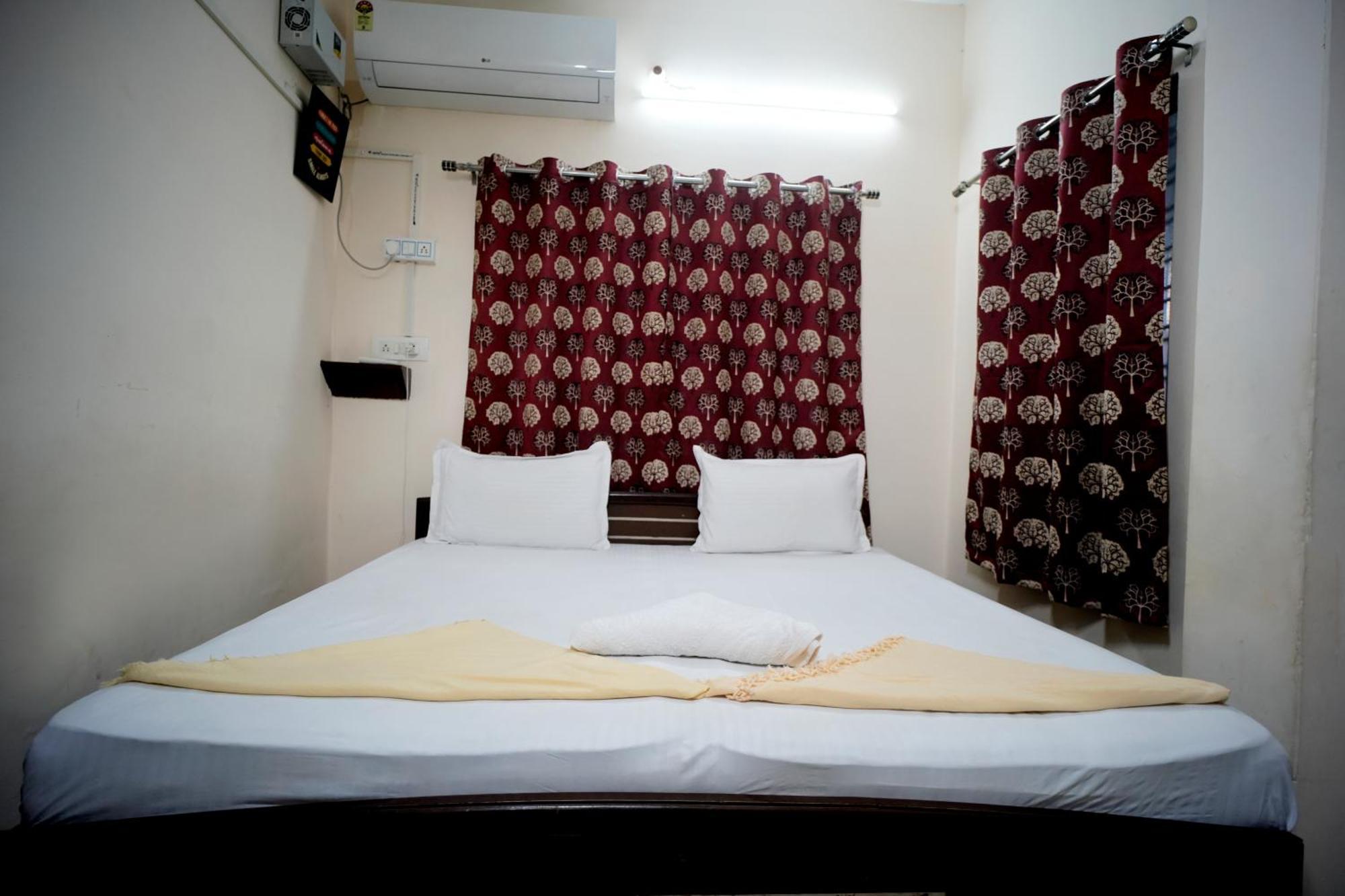 Banaras Gully House 500 Ft From The Ghats Varanasi Ngoại thất bức ảnh